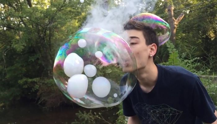 Kỹ thuật Smoke Bubble có hình dáng gần giống với các bong bóng xà phòng