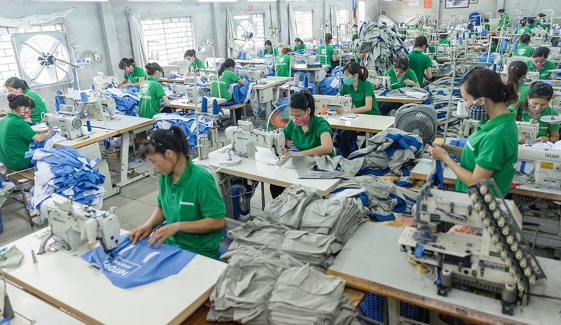 Các yếu tố ảnh hưởng đến giá may đồng phục