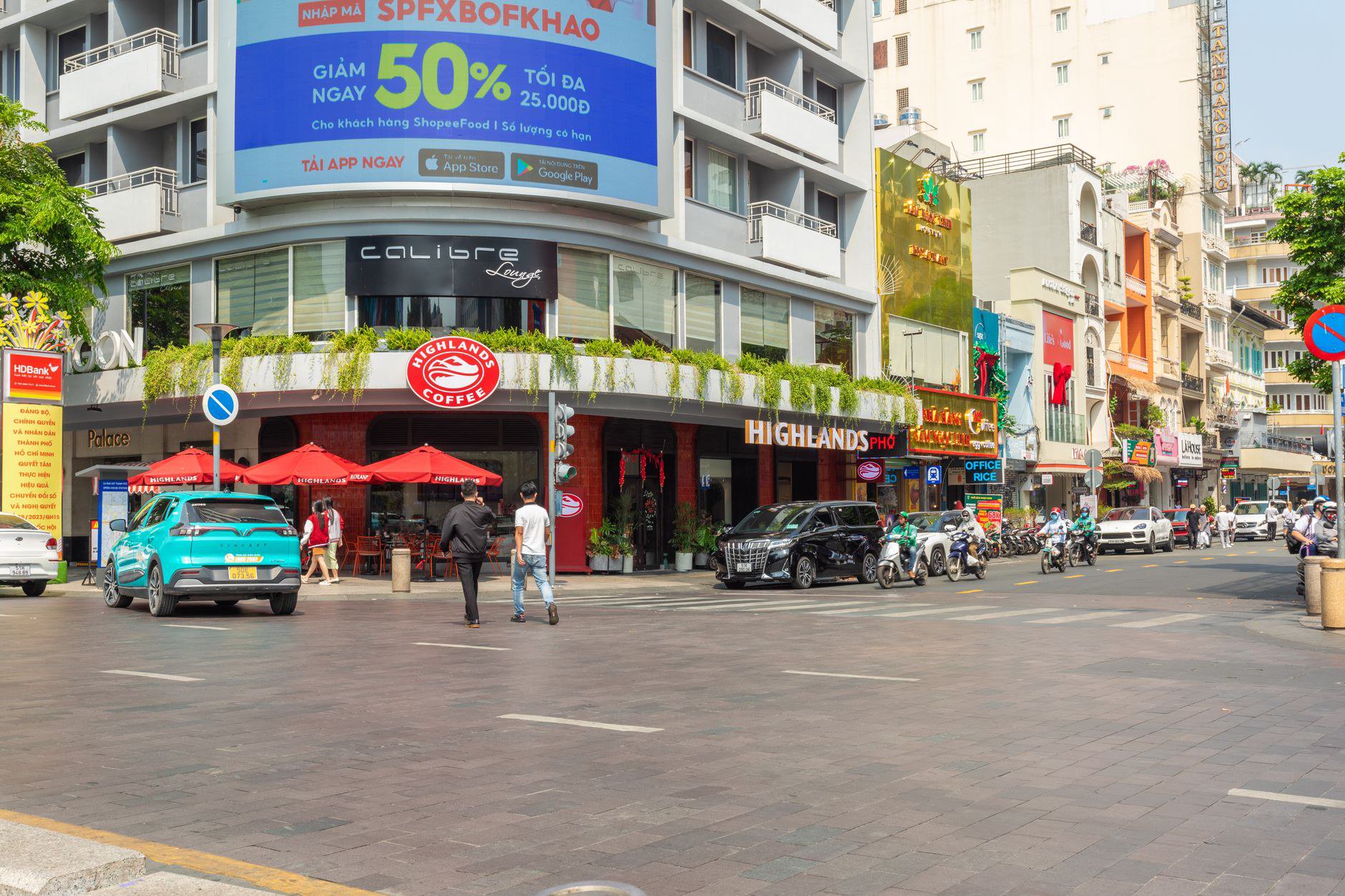 Chủ Homestay Có Nên Lắp Két Sắt Chống Cháy Philips?